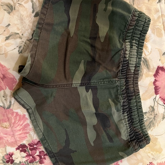 TNA camouflage shorts - Picture 3 of 3